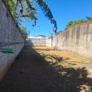 Terreno con muro perimetral Km. 10 Carretera Nueva a León