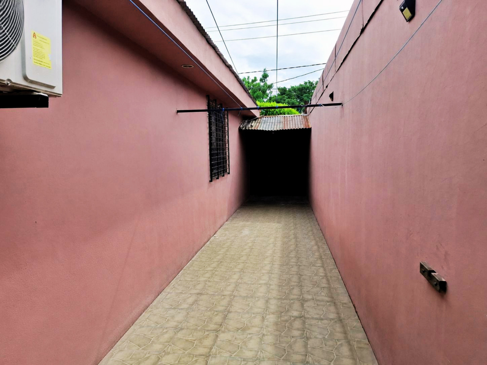 En venta Casa en Exclusiva Altamira, Calle Altamente Traficada! - Image 14