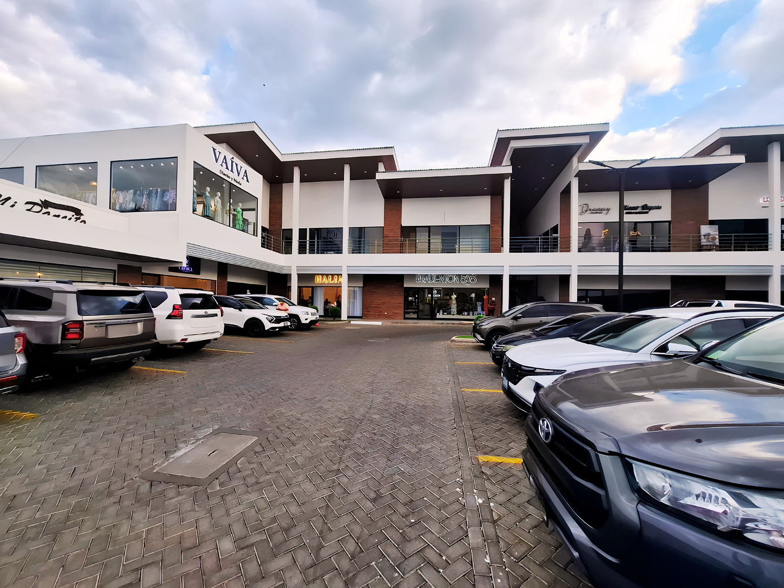 Módulo Comercial a la venta en Las Colinas - Image 6