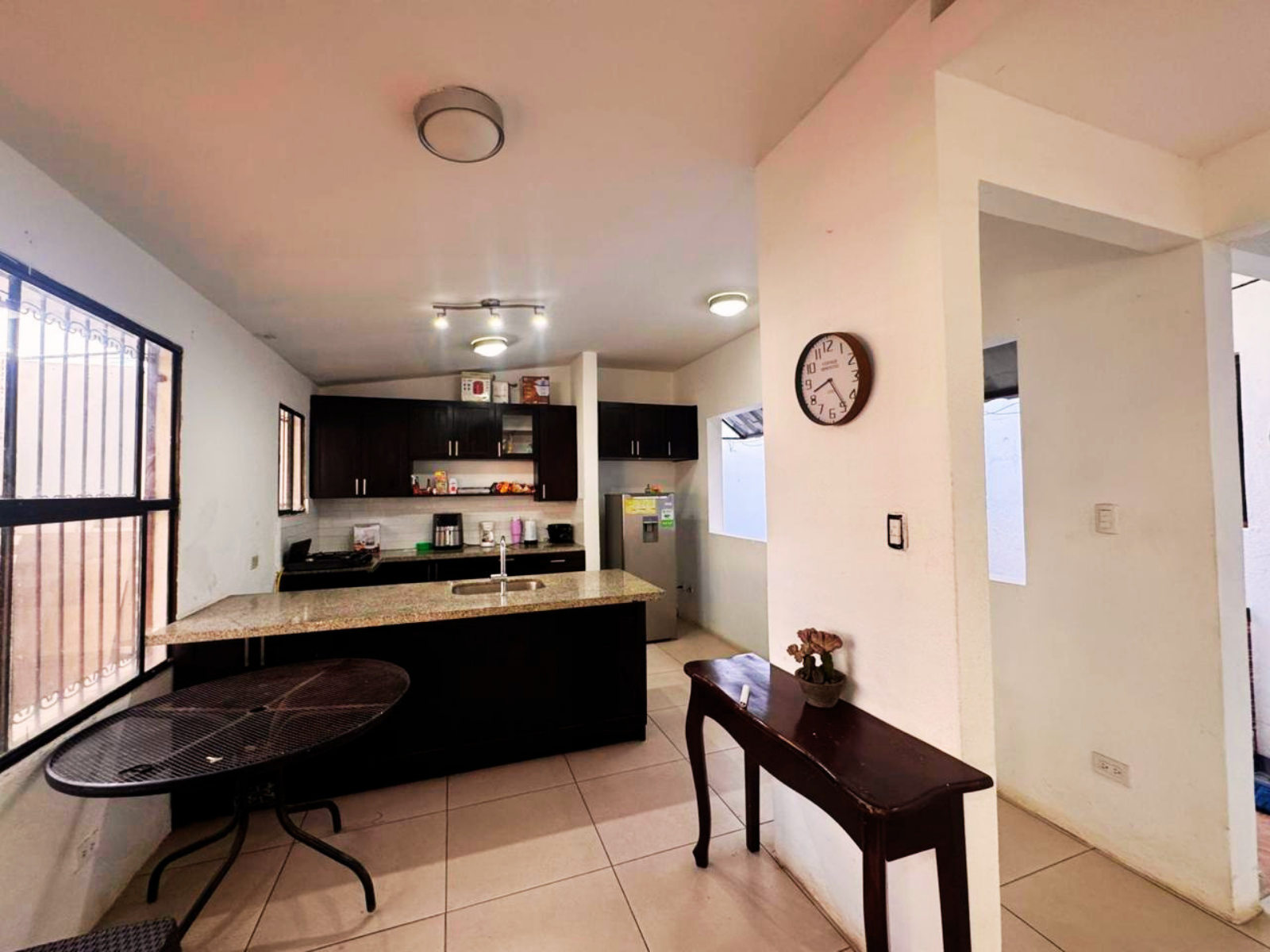 Casa esquinera remodelada en Villa Tiscapa – ¡Ubicación céntrica y lista para habitar! - Image 6