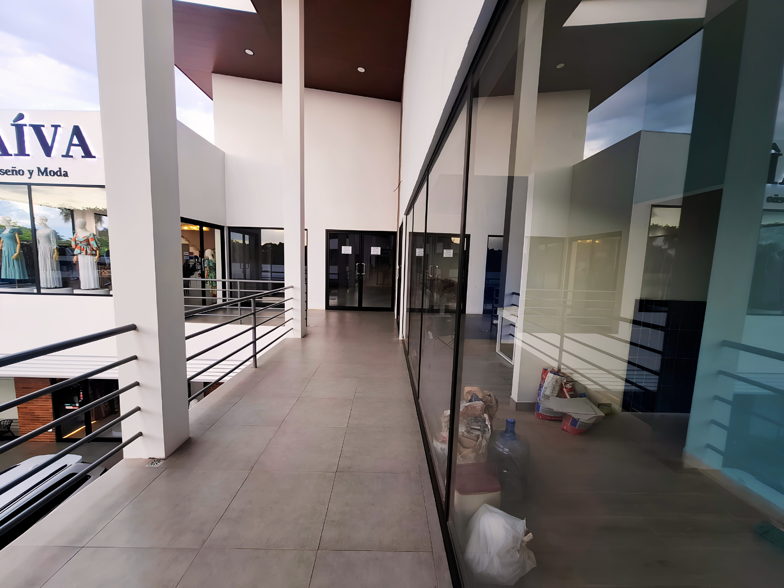 Módulo Comercial a la venta en Las Colinas - Image 2