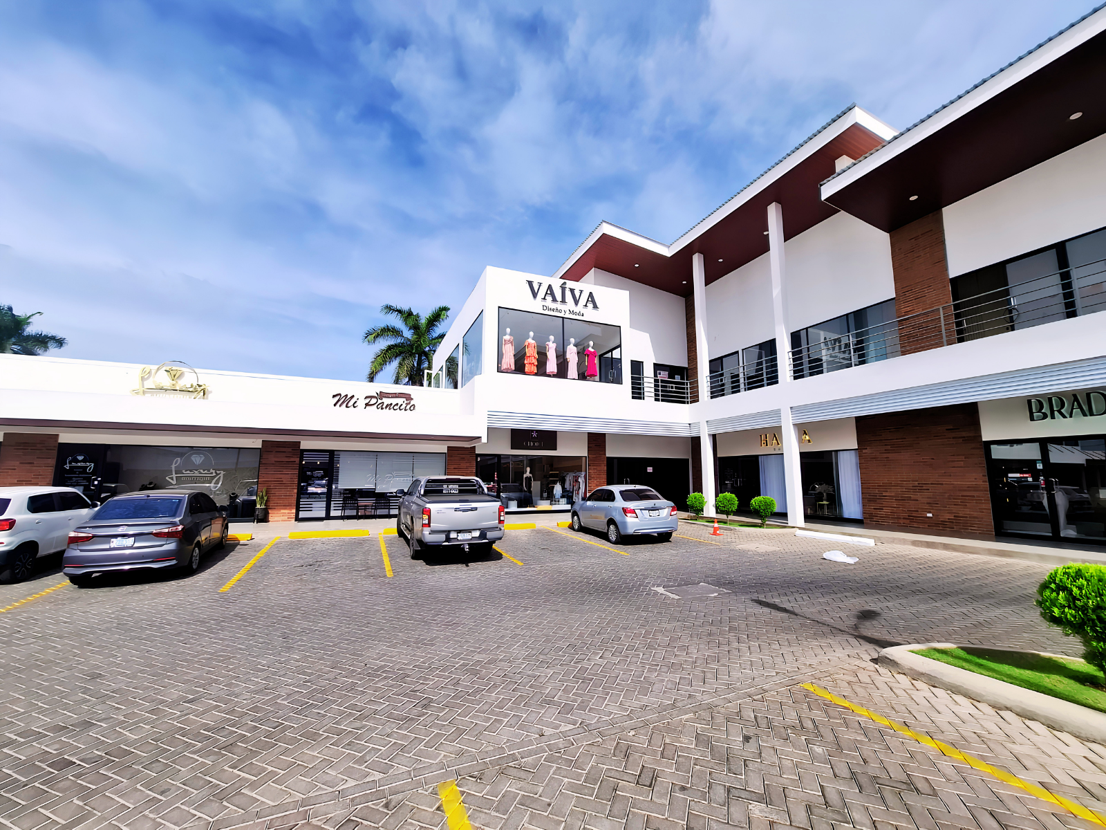 Módulo Comercial a la venta en Las Colinas - Image 3
