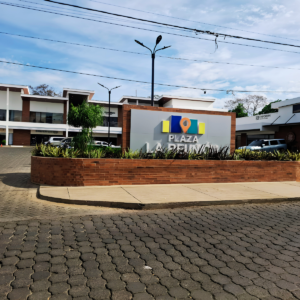 Módulo Comercial a la venta en Las Colinas